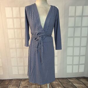 Ann Taylor 3/4 sleeve blue print slinky stretchy true Wrap Dress Size 2